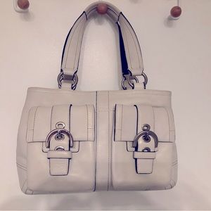 Coach - leather handbag - like new